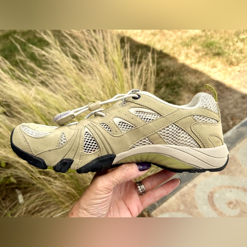 ECCO Women’s Hiking Walking Shoes 7-7.5
